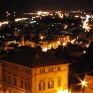 San Benedetto del Tronto. Tagsüber am Strand, am Abend des hohen Landes.