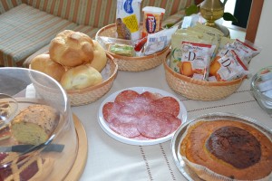 hotel-ferrara-colazione-con-dolce-e-salato